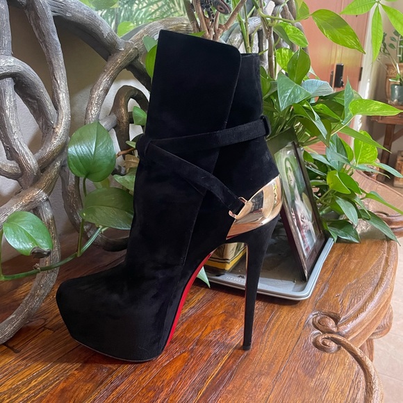 Christian Louboutin Shoes - Brand New Christian Louboutin EQUESTRIA 160 Veau Velours.